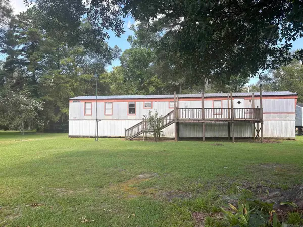 14335 Crystal Dr, Central, LA 70770