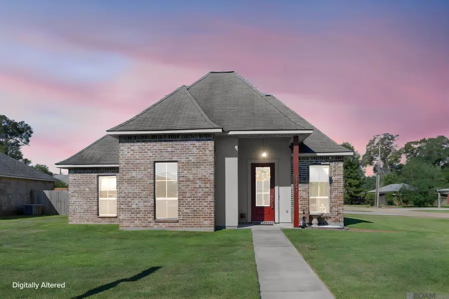 33797 Blue River Dr, Denham Springs, LA 70706 - #2