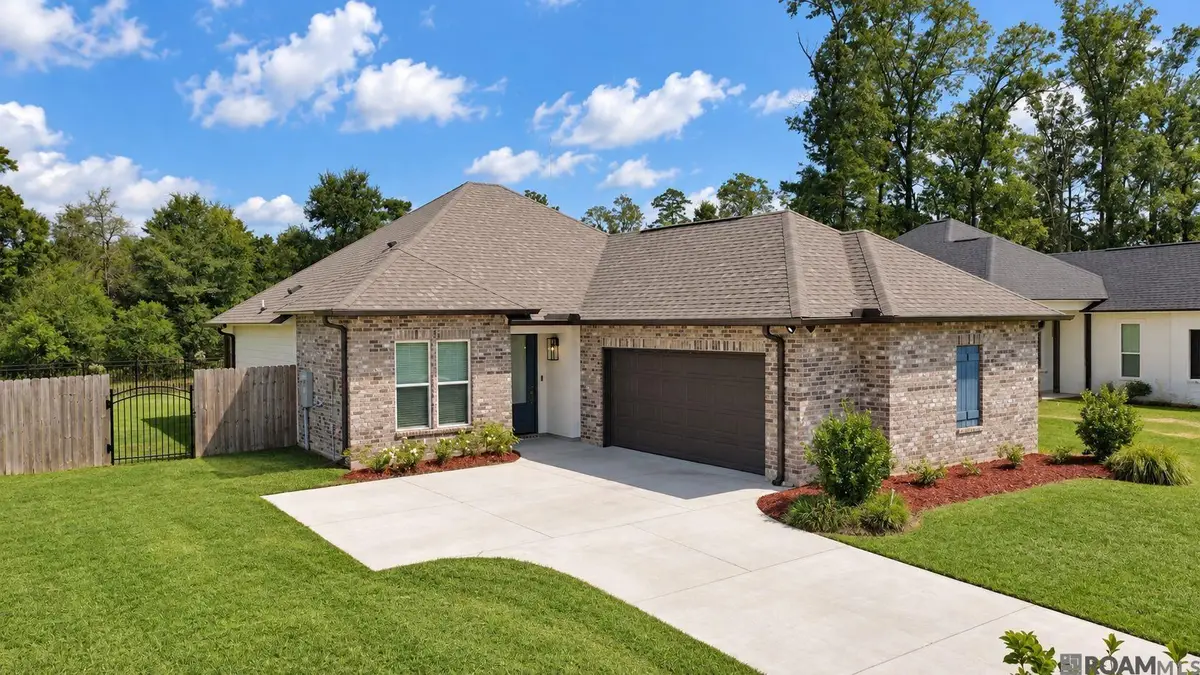 13775 Pinyon Dr, Denham Springs, LA 70726 - #1