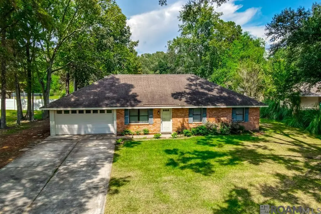 9338 Prince Charles St, Denham Springs, LA 70726 - #1