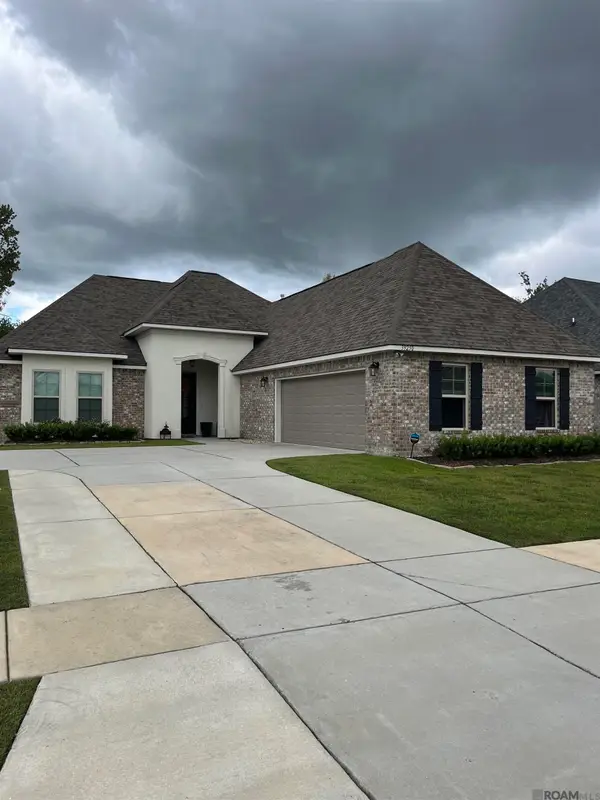 39250 Pelican Ln, Prairieville, LA 70769