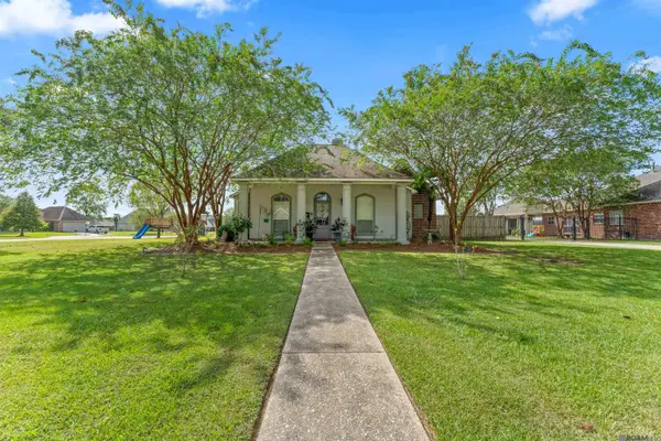 10547 Brown Pelican, Denham Springs, LA 70726