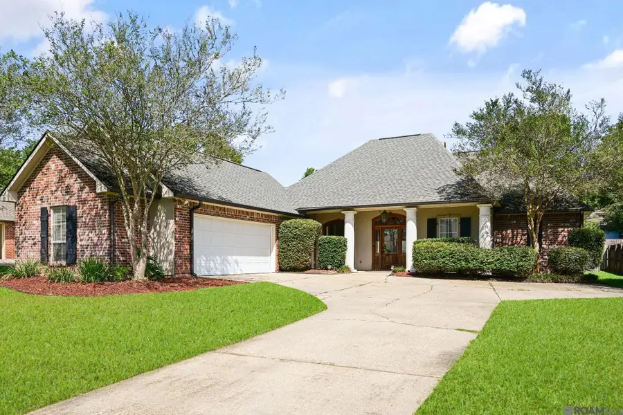 18129 Glen Park Dr, Baton Rouge, LA 70817 - #2