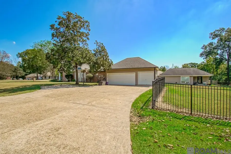 11212 Suncrest Ct, Baton Rouge, LA 70818 - #2