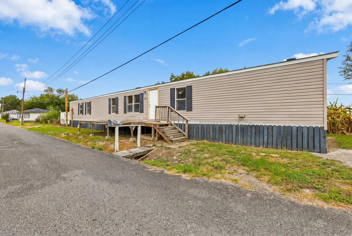130 W 182nd Place, Galliano, LA 70354 - #1