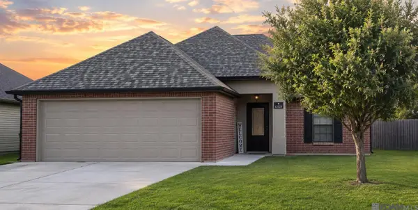 12728 Roe Dr, Walker, LA 70785