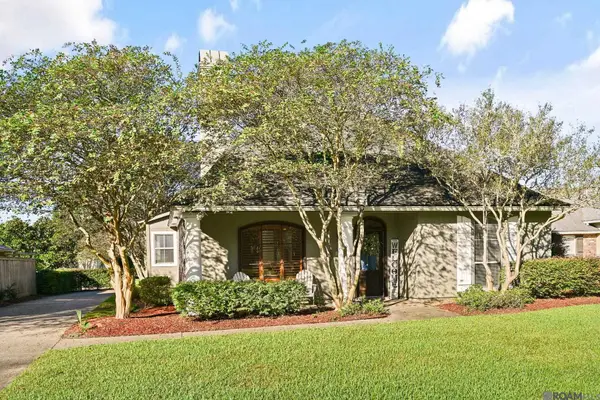 18927 W Lake Terrace Dr, Baton Rouge, LA 70817