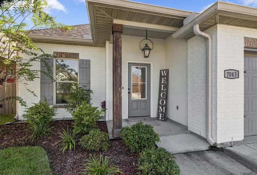 7043 Spring Gardens Dr, Baton Rouge, LA 70817 - #2
