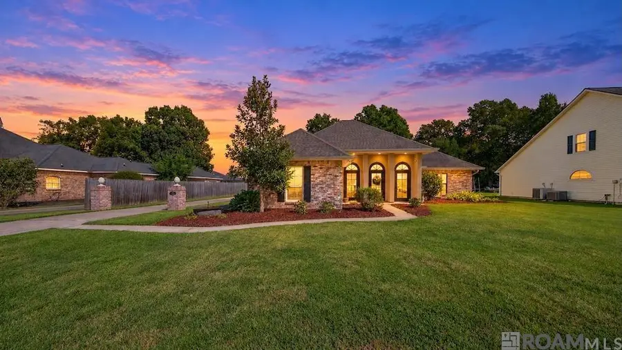 2010 Fairview Ave, Port Allen, LA 70767 - #2
