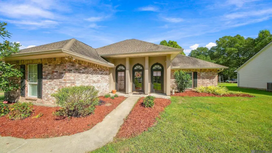 2010 Fairview Ave, Port Allen, LA 70767 - #3