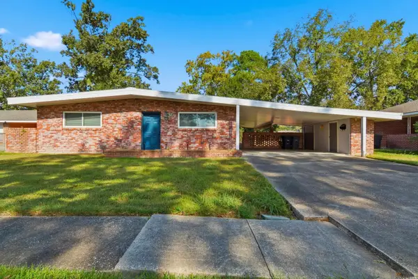 8243 Queenswood Ct, Baton Rouge, LA 70806