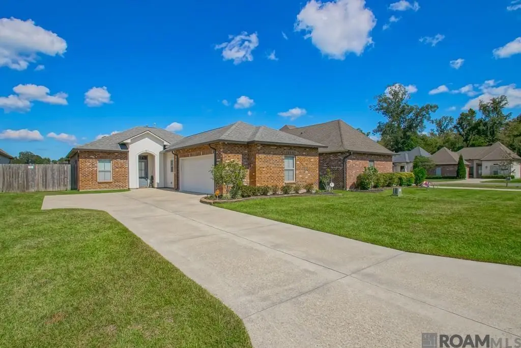 11527 Hideaway St, Denham Springs, LA 70726 - #1