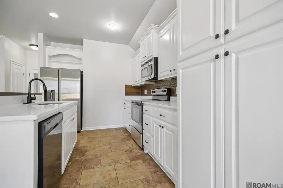 9261 Yellowfin Dr, Denham Springs, LA 70726 - #3