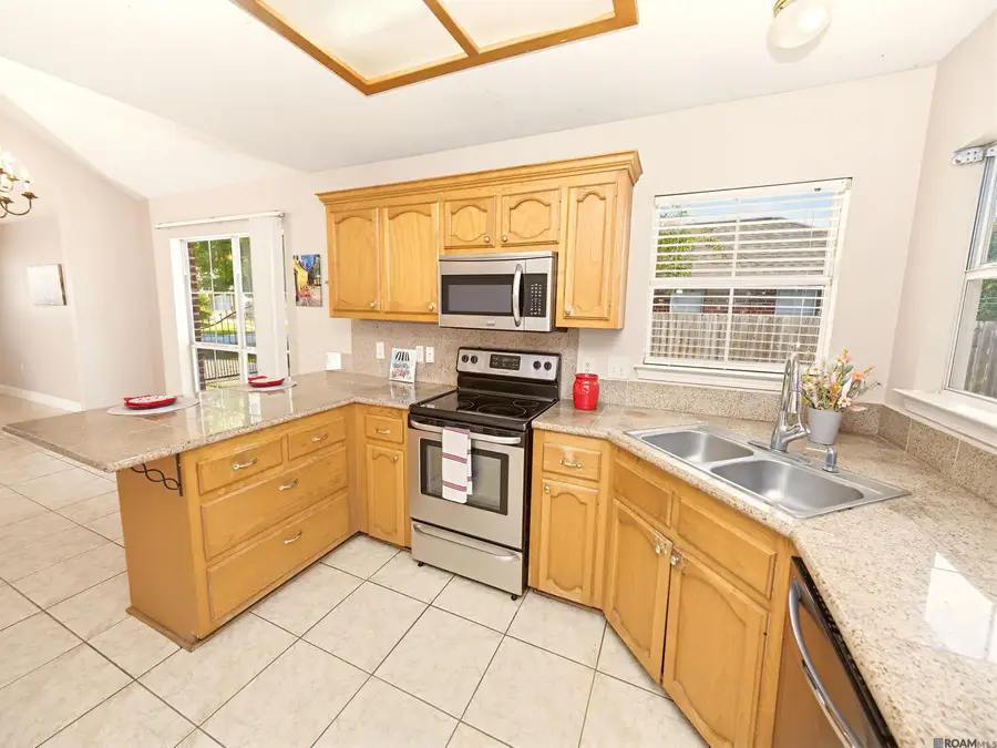 1075 Elvin Dr, Baton Rouge, LA 70810 - #3