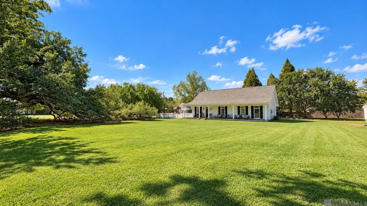 13081 Bluff Rd, Geismar, LA 70734 - #1