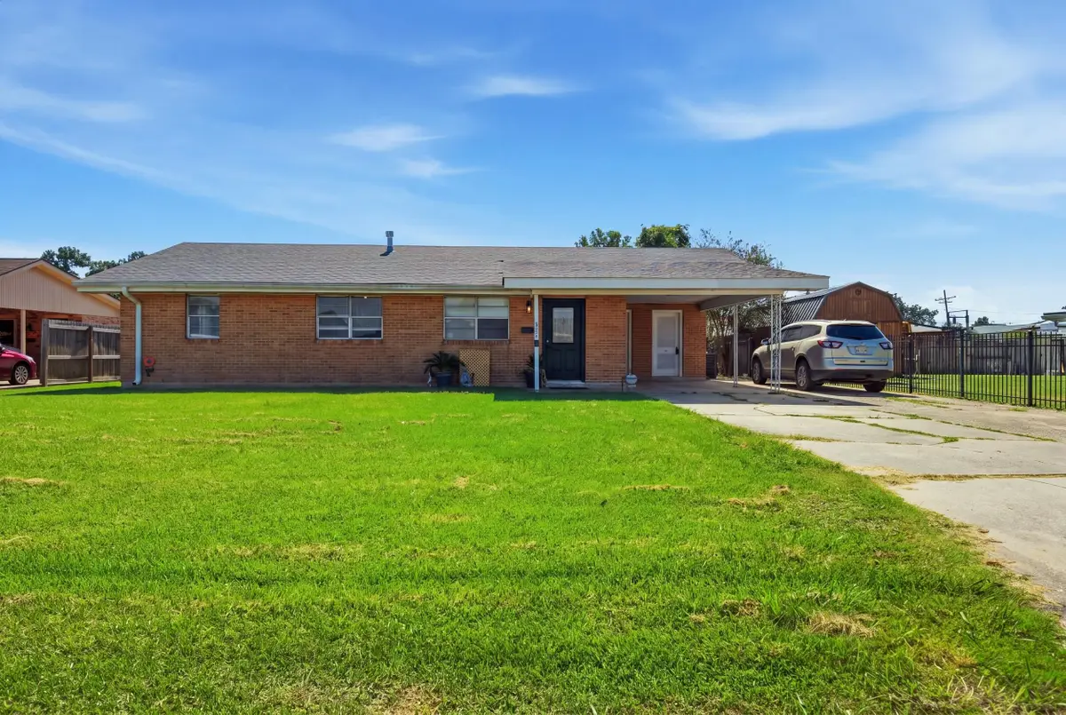102 Harding Dr, Houma, LA 70364 - #1