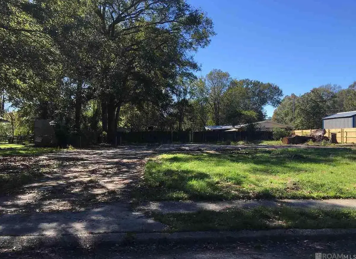 652 Carol Sue St, Denham Springs, LA 70726 - #1