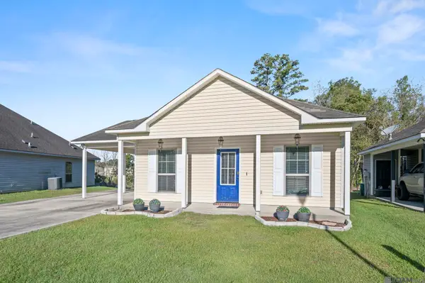 32471 Lake Pointe Blvd, Denham Springs, LA 70726
