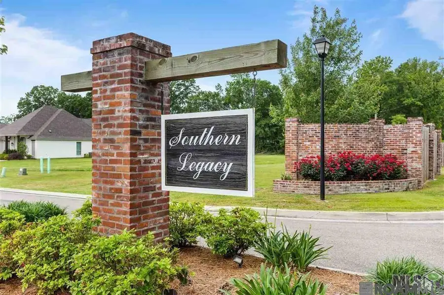 1114 Southern Living Ln, Denham Springs, LA 70726 - #2