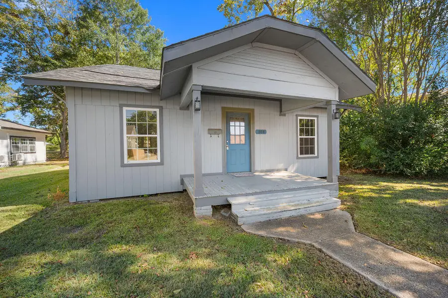 104 N Royal St, Deridder, LA 70634 - #3