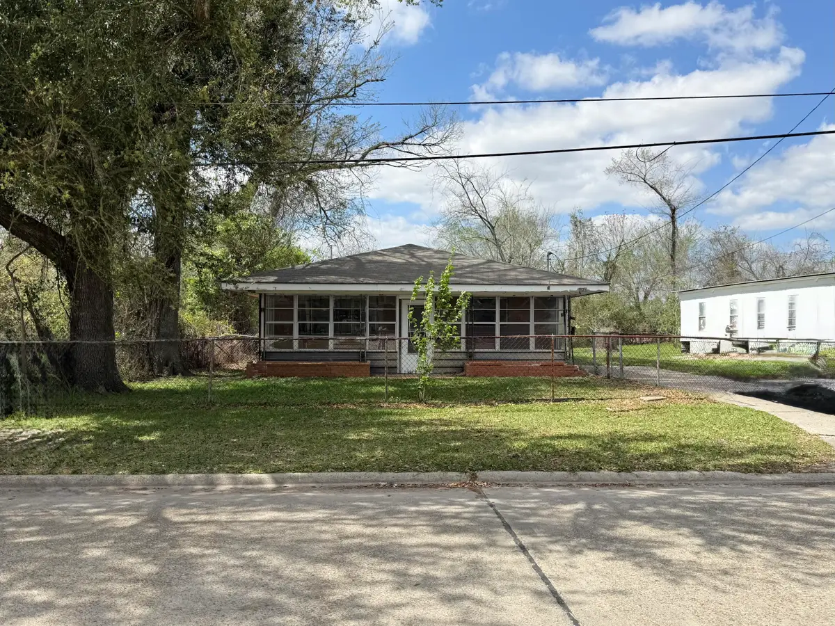 1109 Carroll, Westlake, LA 70669 - #1