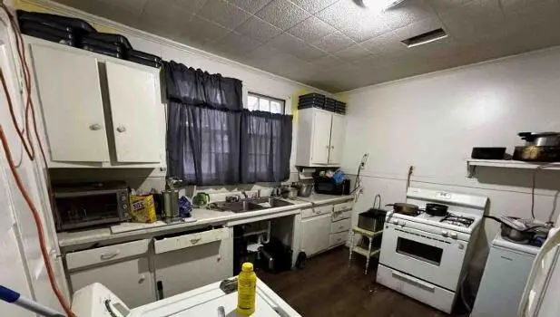 912 Dennis, Leesville, LA 71446 - #3