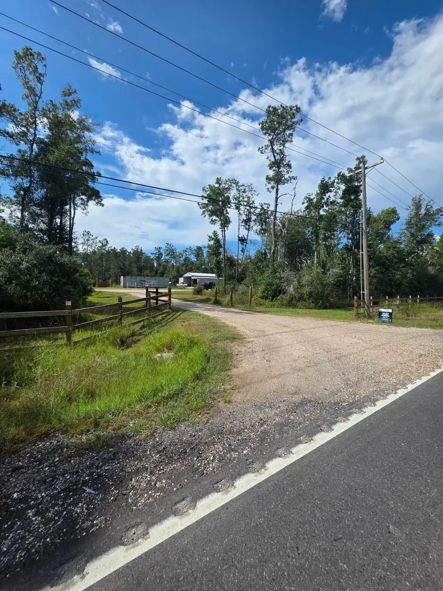 2061 W Houston River Rd, Sulphur, LA 70663 - Image #2