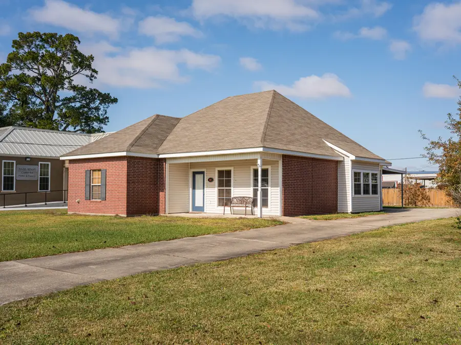406 West Hudspeth Street, Welsh, LA 70601 - Image #2