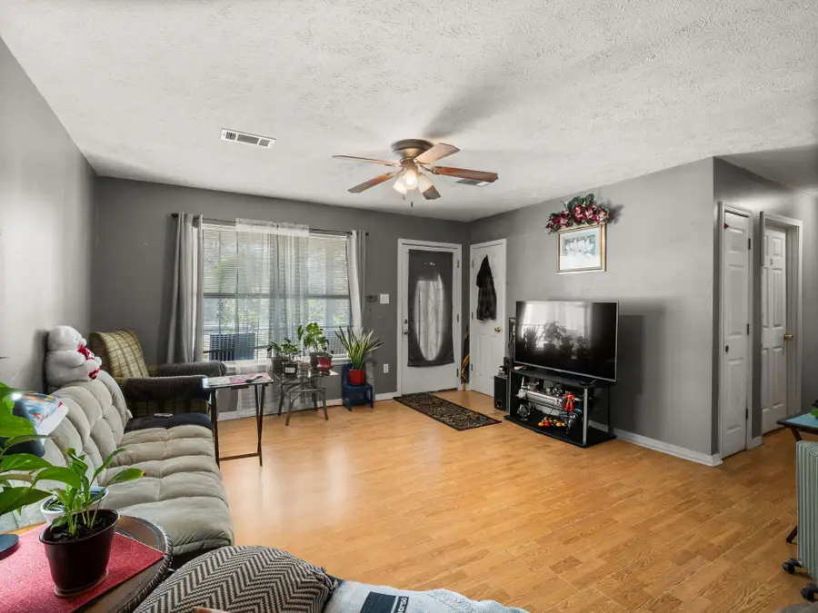 617 W Hawthorne Rd, Leesville, LA 71446 - Image #3