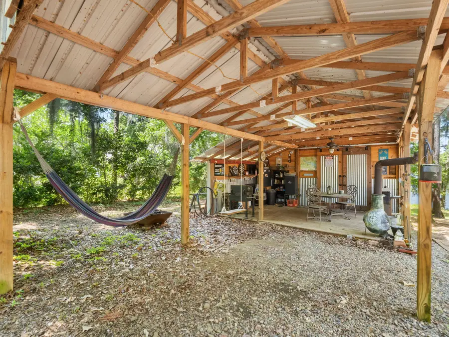 122 Old Levee Rd, Montgomery, LA 71454 - #3