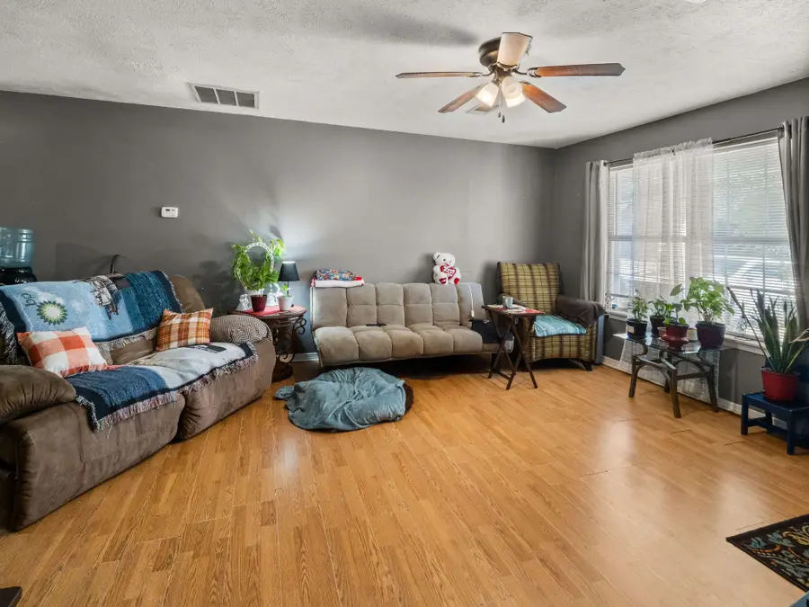 617 Hawthorne, Leesville, LA 71446 - #3