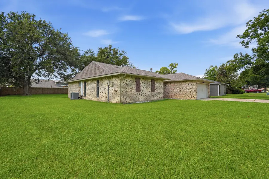 1413 S Meadow Ln, Lake Charles, LA 70605 - #2