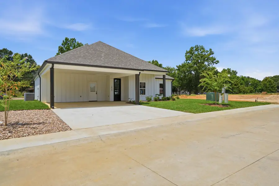 1927 Schovall, Deridder, LA 70634 - #3