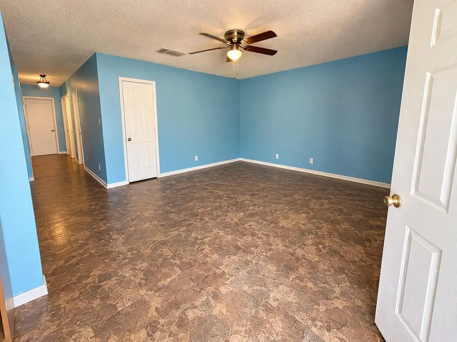 601 S Helen St, Deridder, LA 70634 - #3