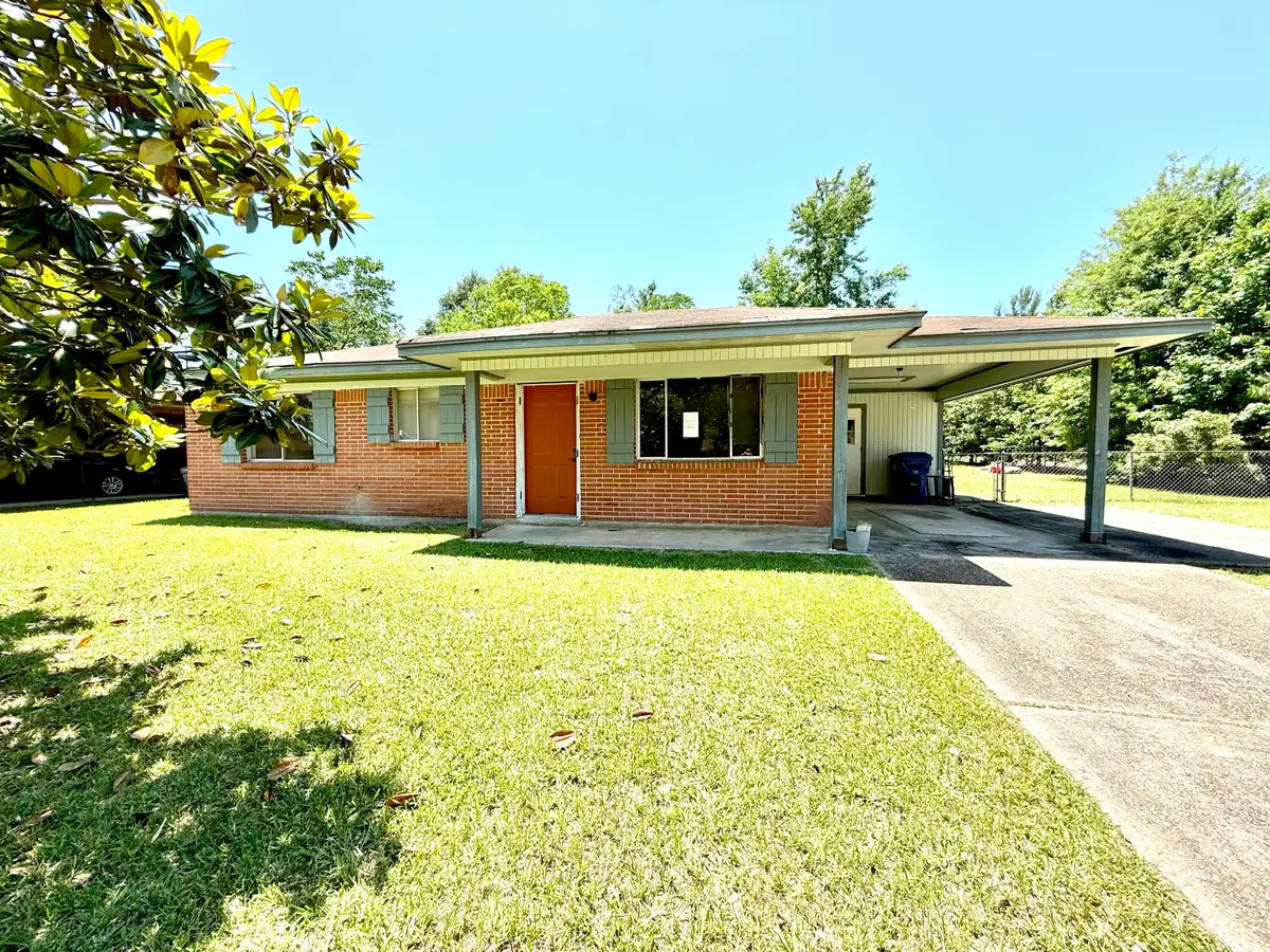 413 Magnolia St, New Llano, LA 71461 - Image #1