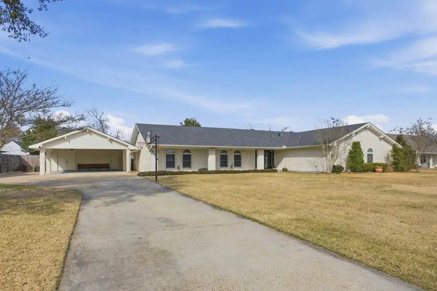 1518 S Chateau Circle, Lake Charles, LA 70605 - Image #2