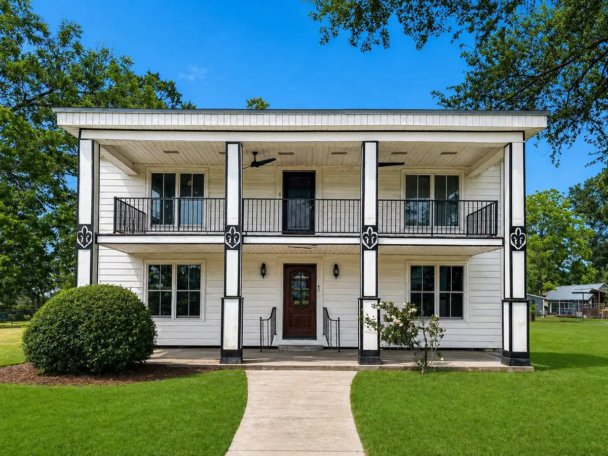 401 W 1st St, Iowa, LA 70647 - #1