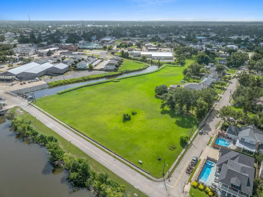 Shell Beach Dr, Lake Charles, LA 70601 - #2