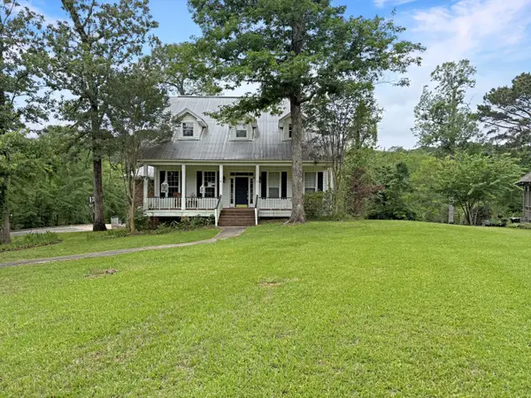 60 Spring, Many, LA 71449