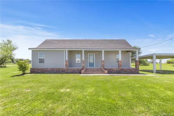 151 Ednas Rd, Lake Charles, LA 70607