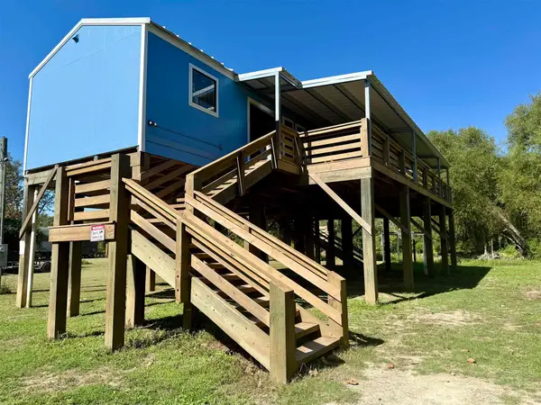 1594 Robert Clark Rd, Starks, LA 70661