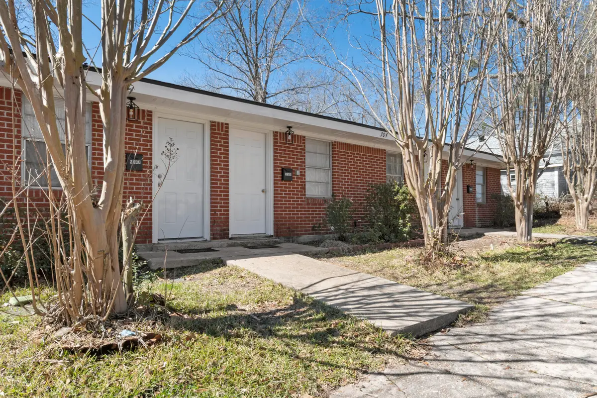 304 N 1st St, Leesville, LA 71446 - Image #1