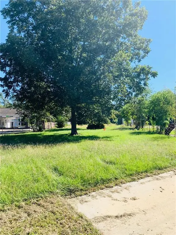 401 Tunica Drive E, Marksville, LA 71351