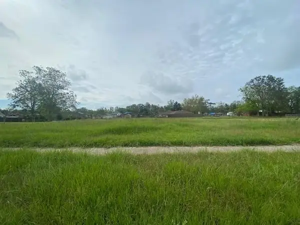 2609 Reunion Drive, Violet, LA 70092