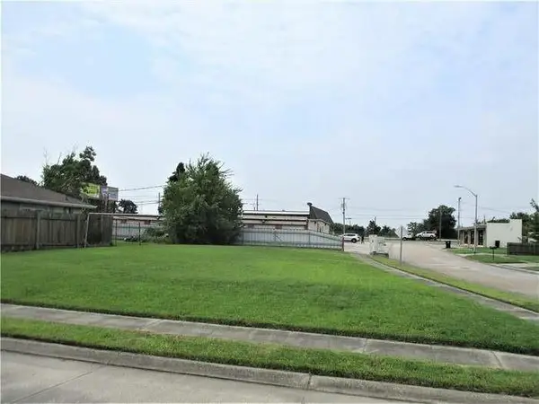 2007 Congressman Hebert Drive, Chalmette, LA 70043