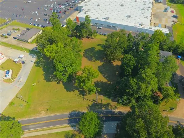 Pinecrest Drive, Pineville, LA 71360