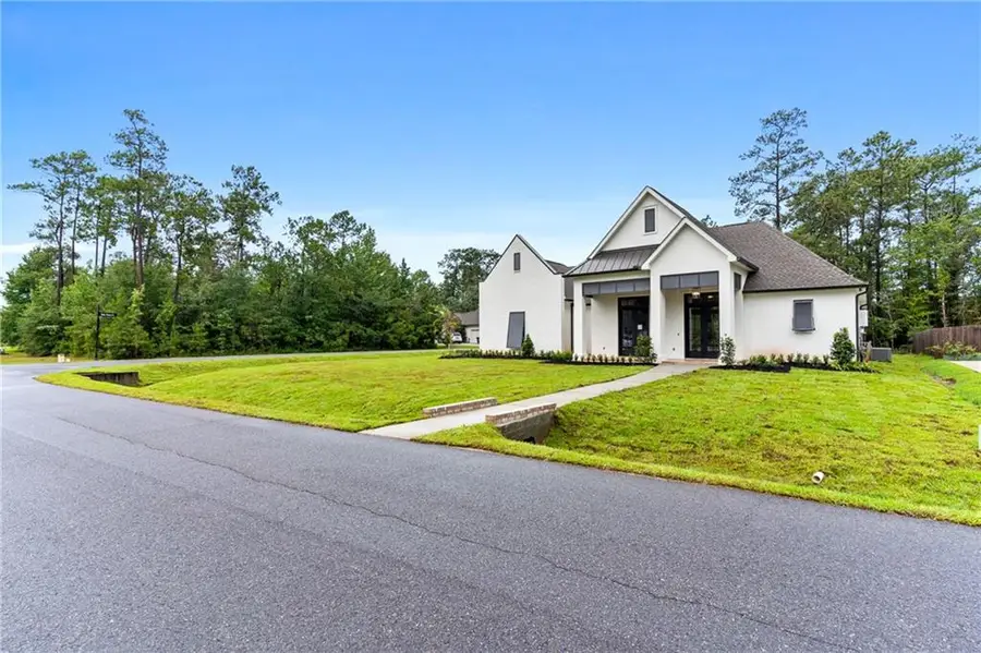 217 Belle Pointe Drive, Madisonville, LA 70447 - Image #2