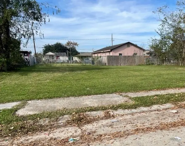2204 Guerra Drive, Violet, LA 70092