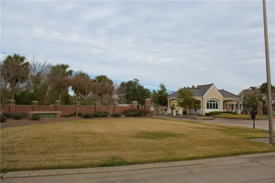 201 Oakmont Drive, New Orleans, LA 70128 - Image #3