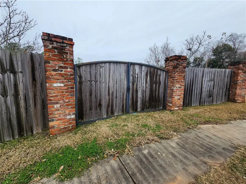 6001 Stonegate Drive, Alexandria, LA 71303 - #1
